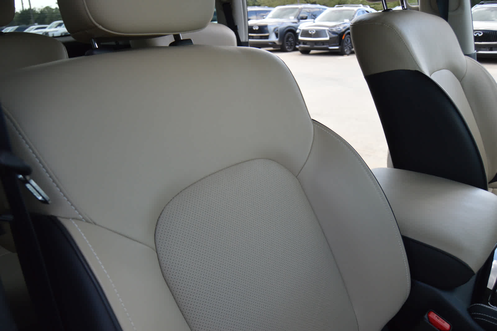 2023 Infiniti QX80 Premium Select photo 10