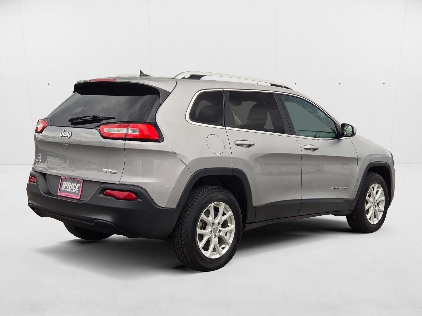 2016 Jeep Cherokee Latitude photo 5