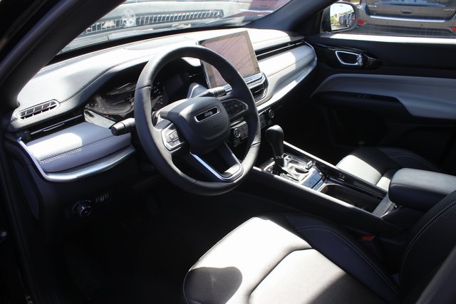 2025 Jeep Compass Limited photo 2