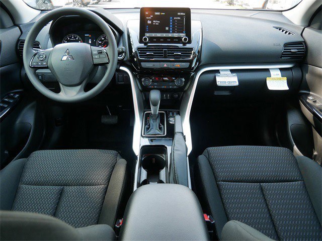 2025 Mitsubishi Eclipse Cross LE photo 7