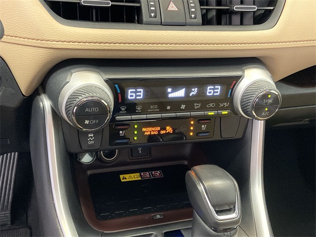 2022 Toyota RAV4 Limited photo 27