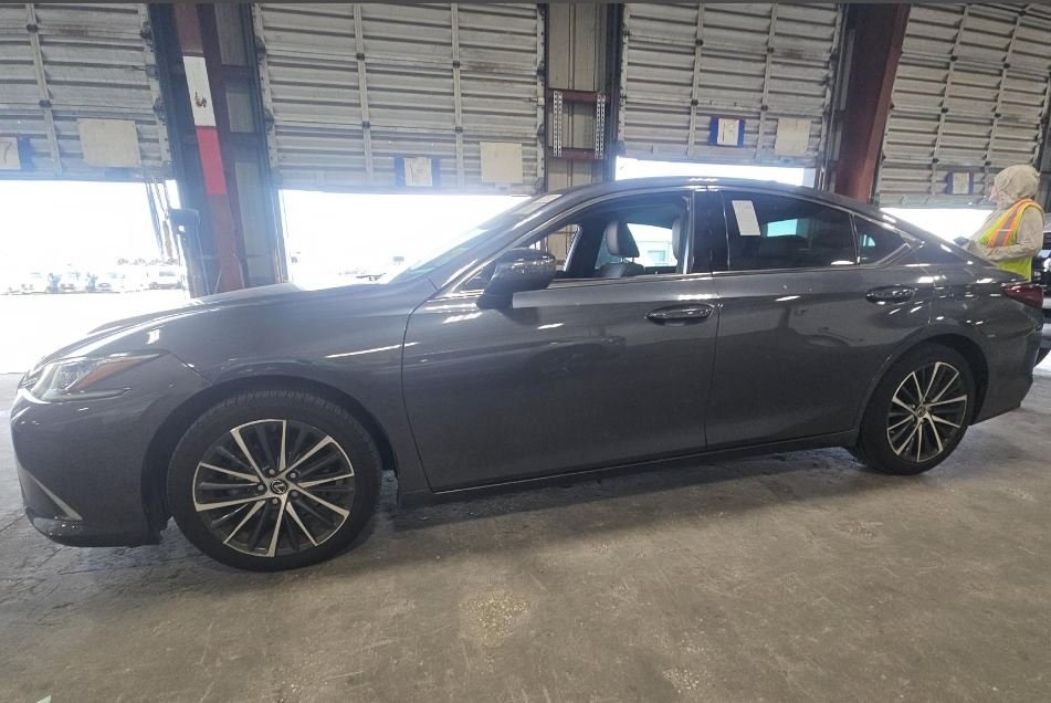 2023 Lexus ES