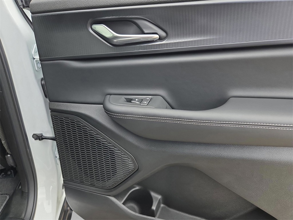 2025 Jeep Grand Cherokee Laredo photo 25