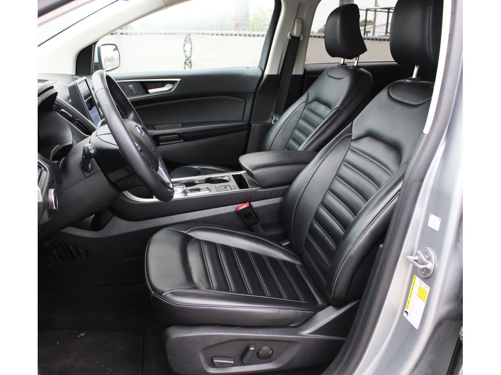 2024 Ford Edge SEL photo 4