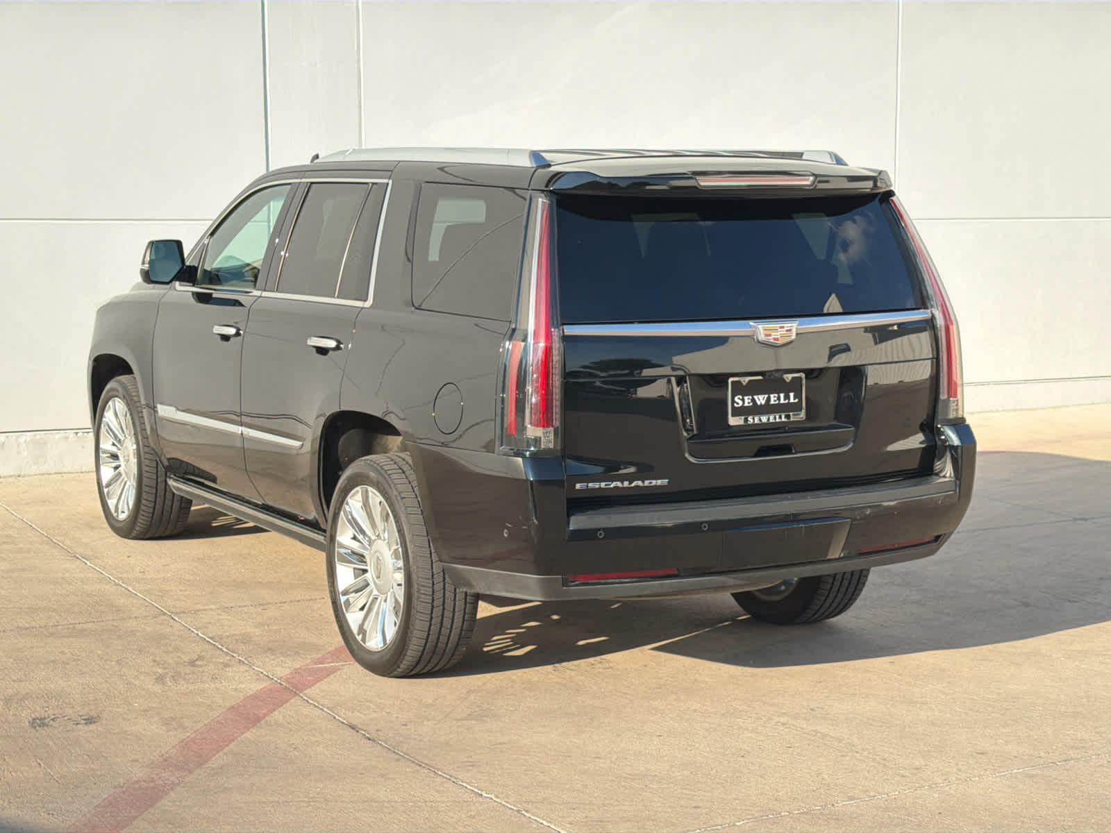 2018 Cadillac Escalade Platinum photo 7