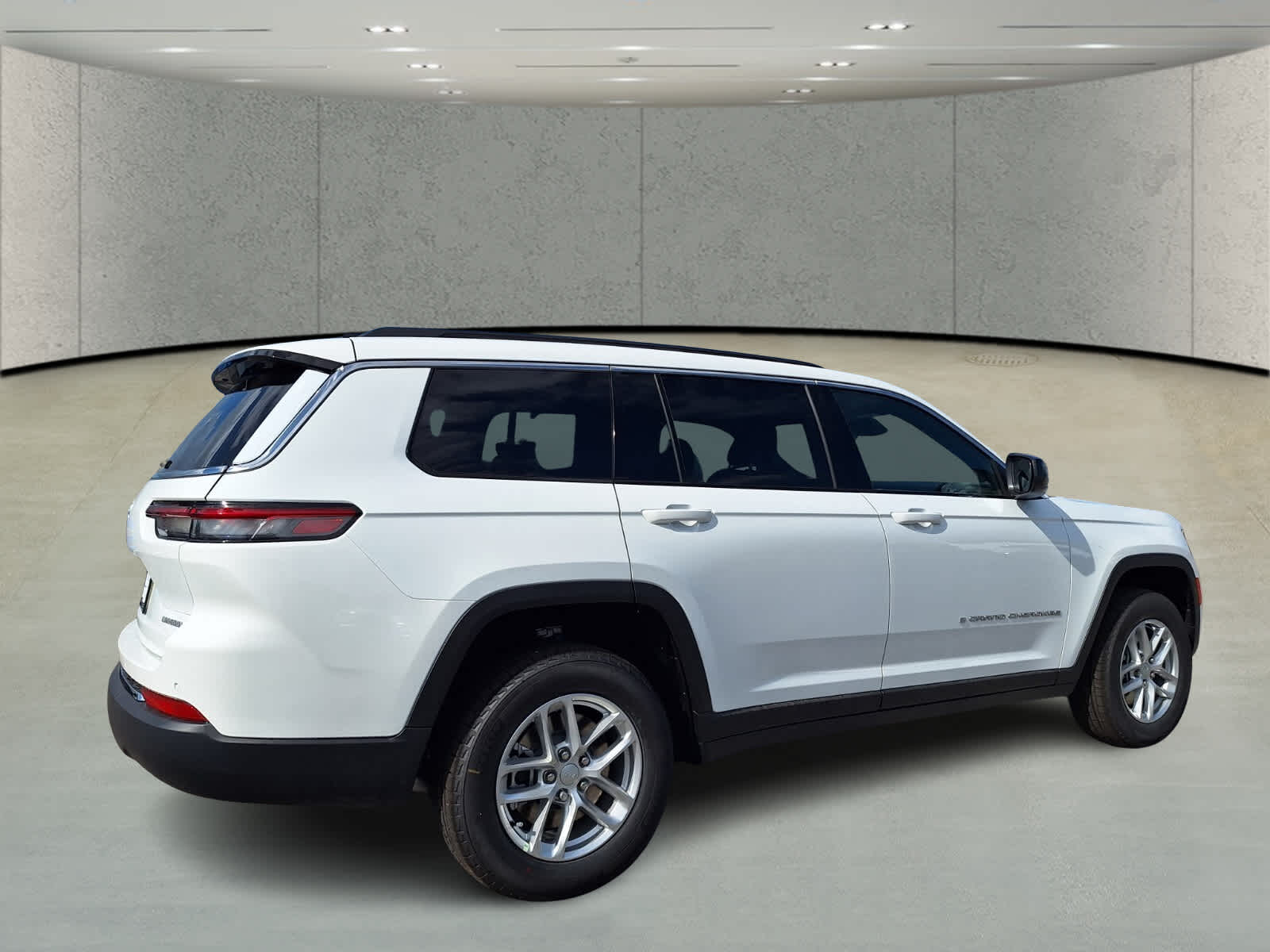 2025 Jeep Grand Cherokee Laredo X photo 2