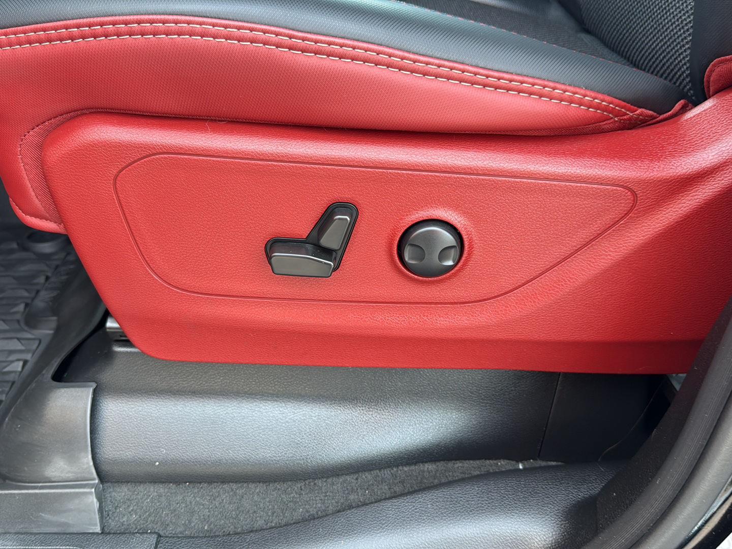 2022 Ram 1500 Rebel photo 8