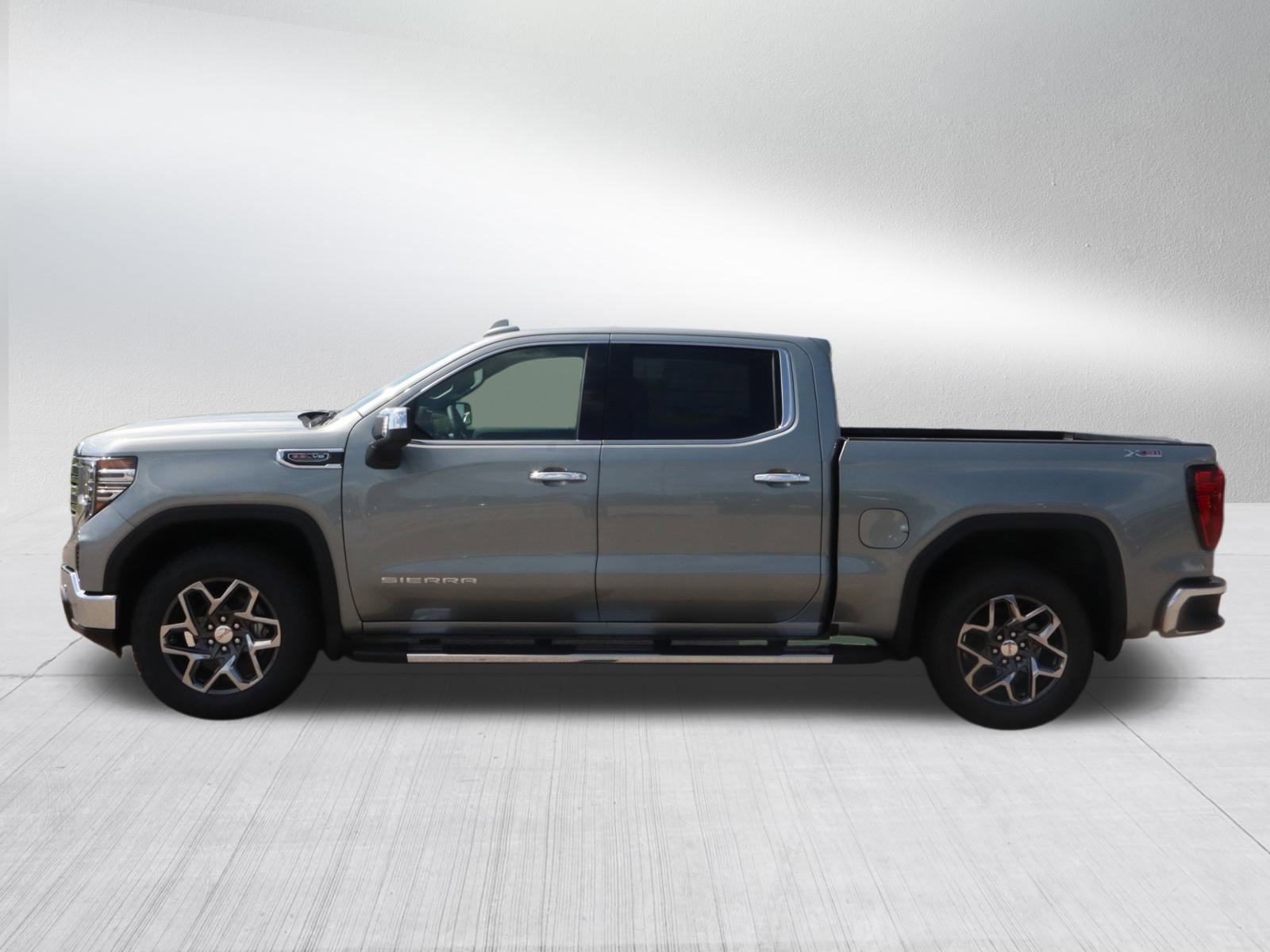 2026 Gmc Sierra 1500 SLT photo 2