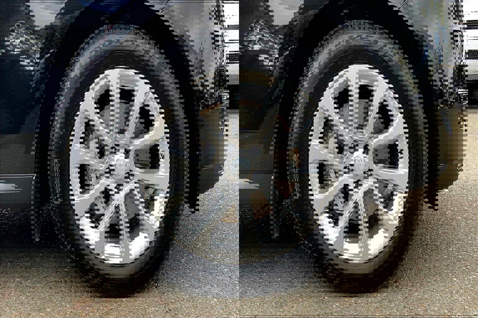 2025 Land Rover Range Rover Sport SE photo 12