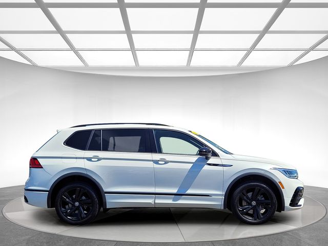 2023 Volkswagen Tiguan SE R-Line Black photo 4