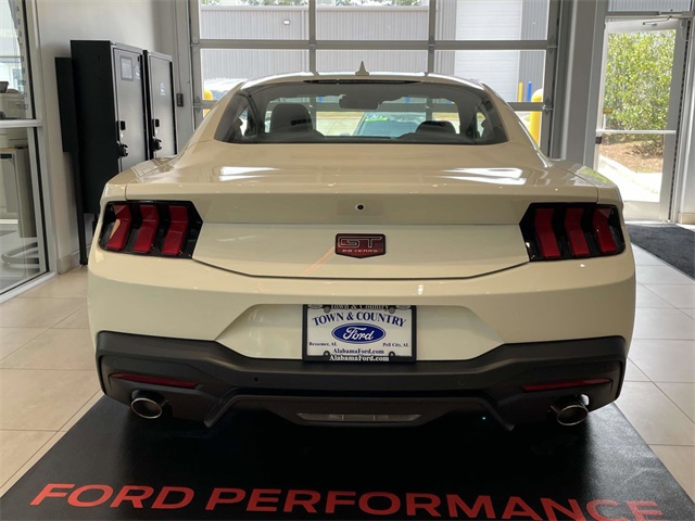 2025 Ford Mustang GT Premium photo 3
