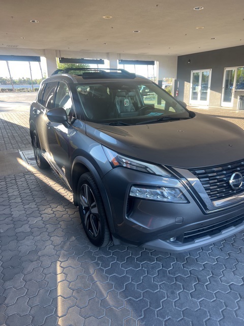 2021 Nissan Rogue SL photo 3