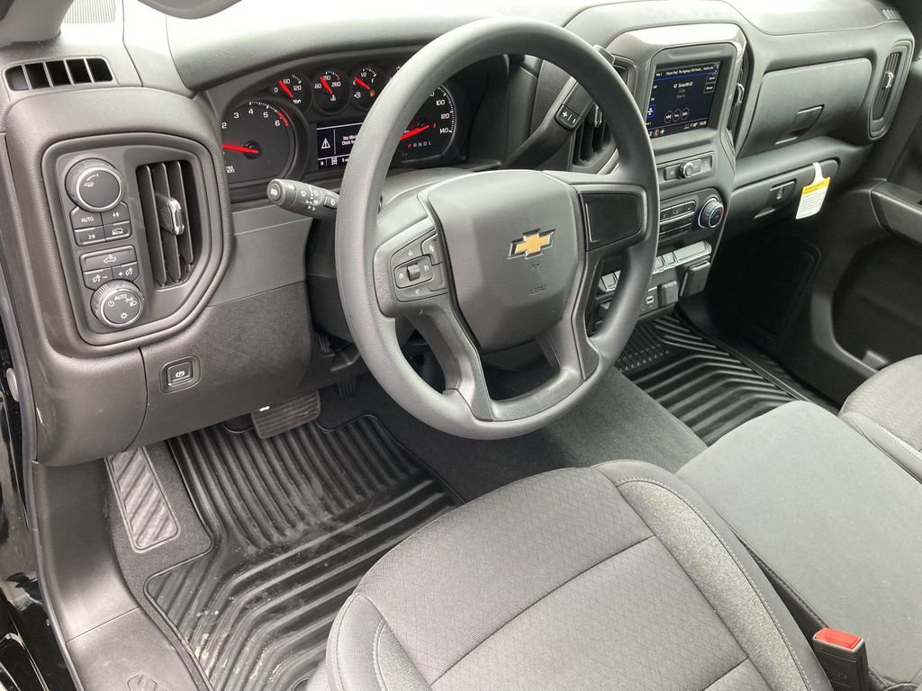 2025 Chevrolet Silverado 1500 Custom photo 12