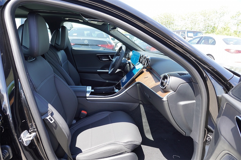 2025 Mercedes Benz C 300 4MATIC photo 12