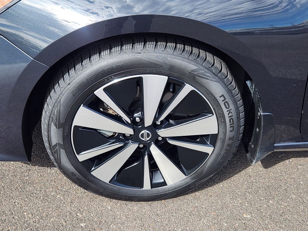 2022 Nissan Altima 2.5 SV photo 9
