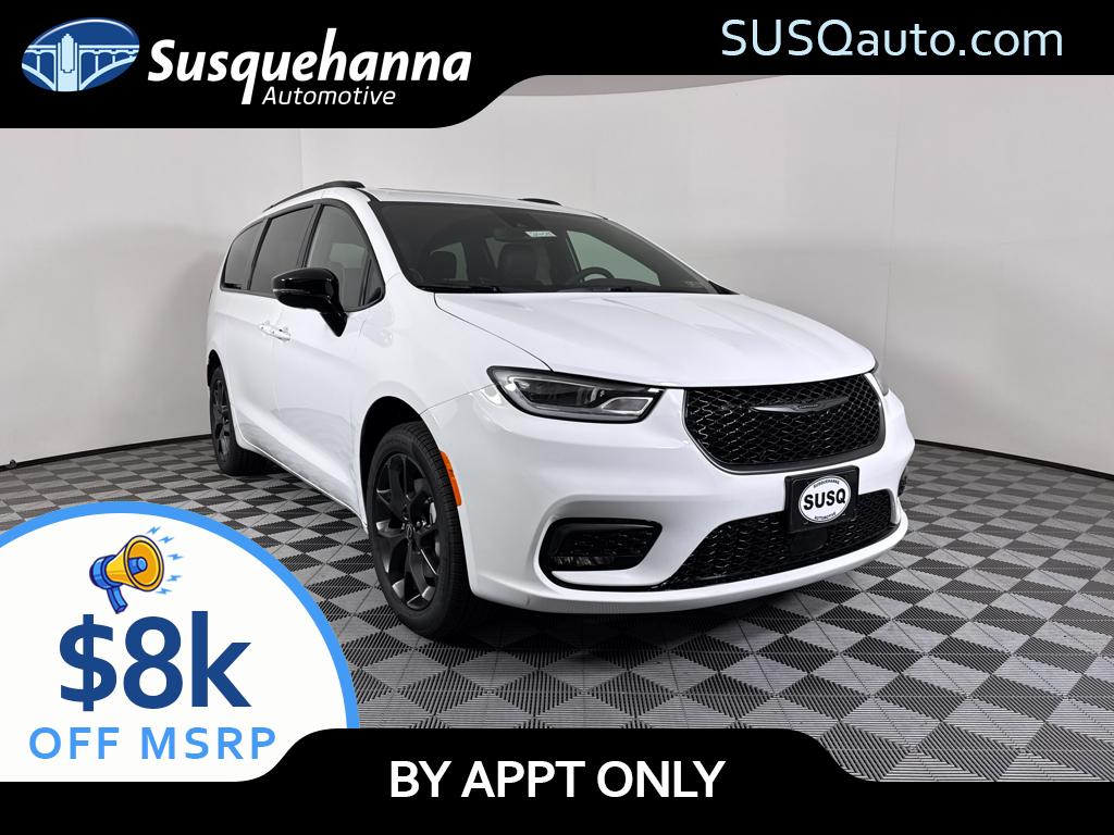 2026 Chrysler Pacifica Limited's photo