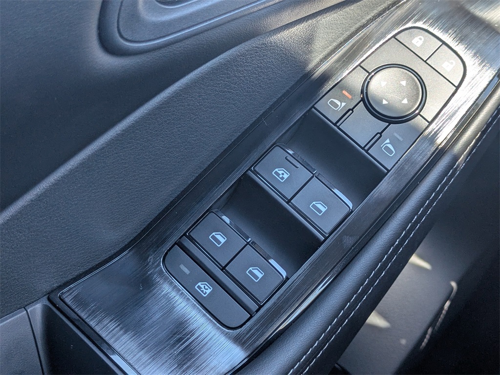 2026 Nissan Rogue SV photo 25