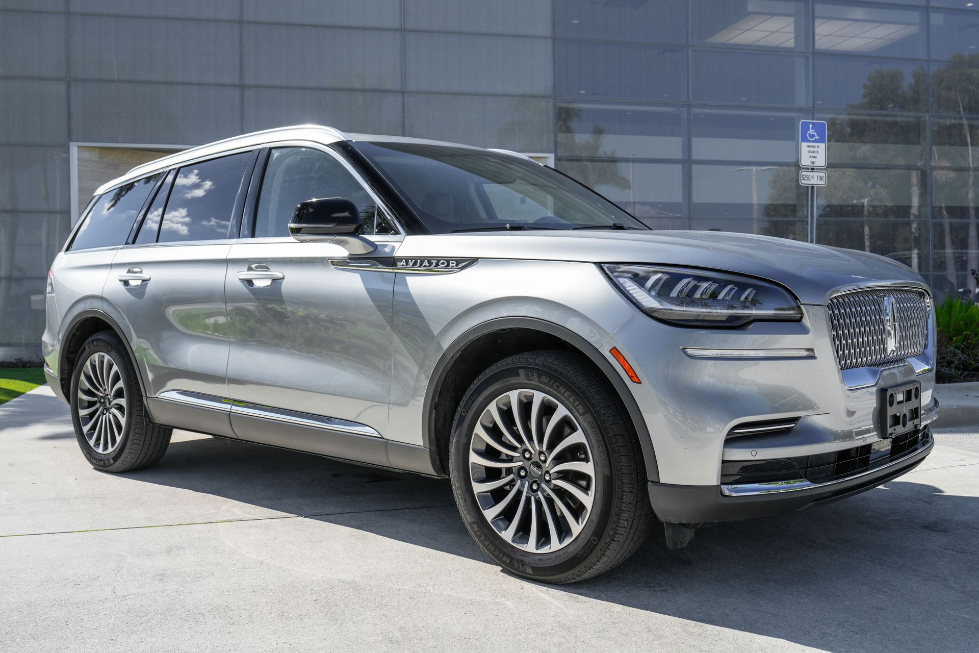 2024 Lincoln Aviator Reserve photo 2