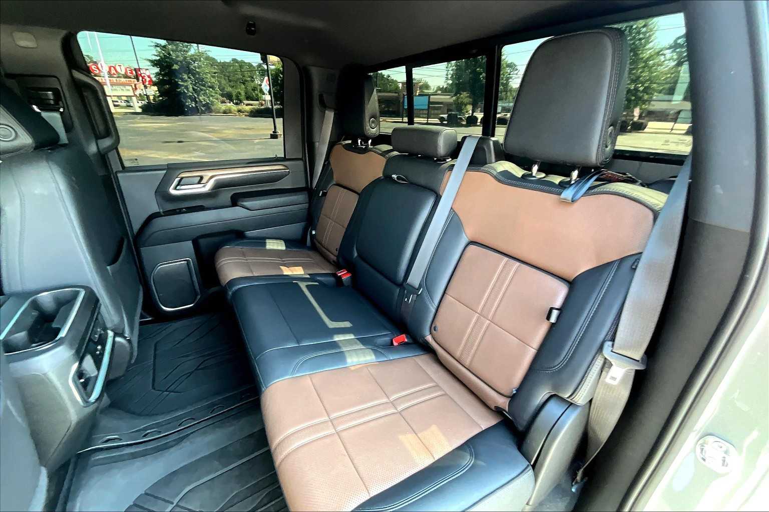2024 Chevrolet Silverado 2500HD High Country photo 19