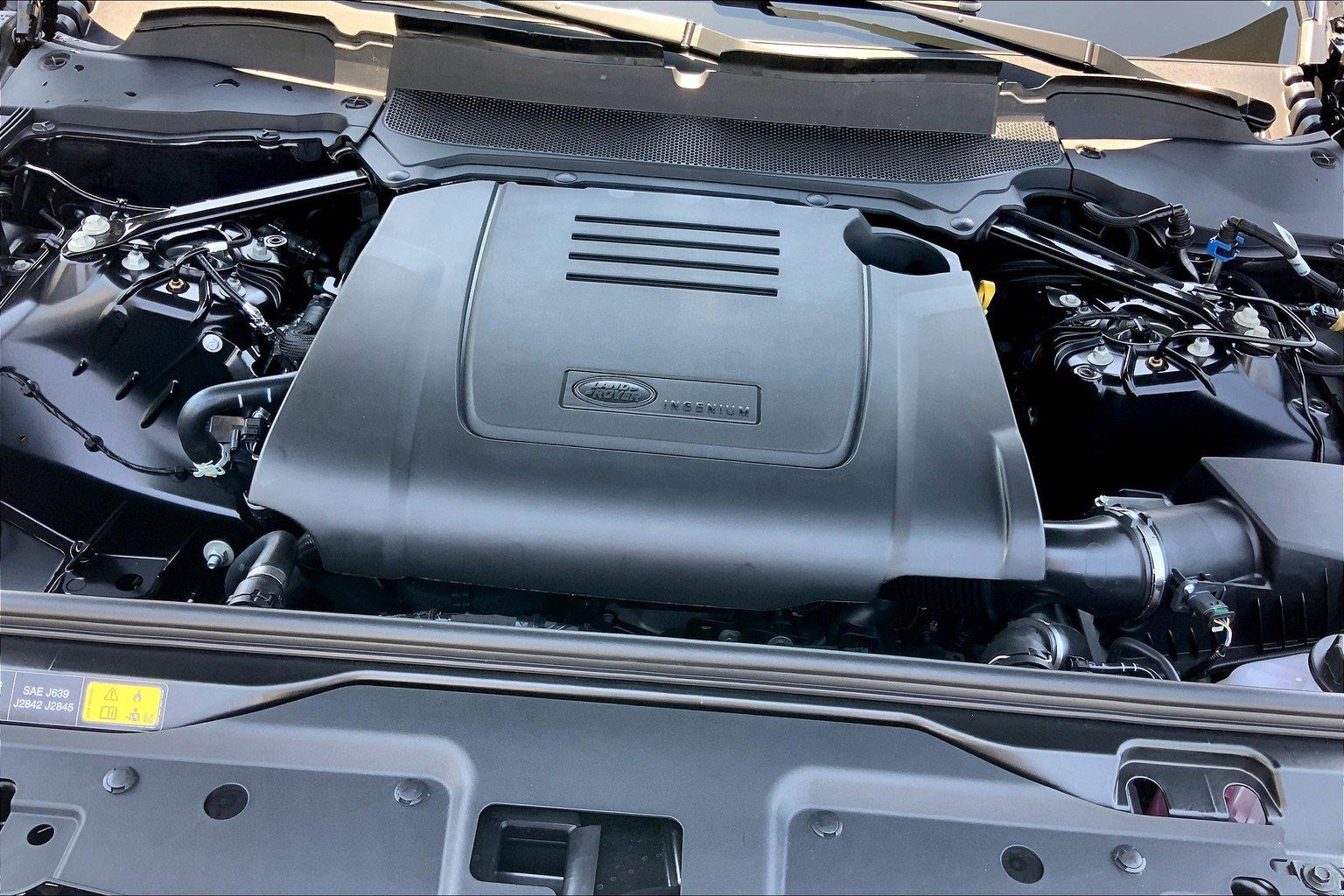 2025 Land Rover Discovery S photo 7