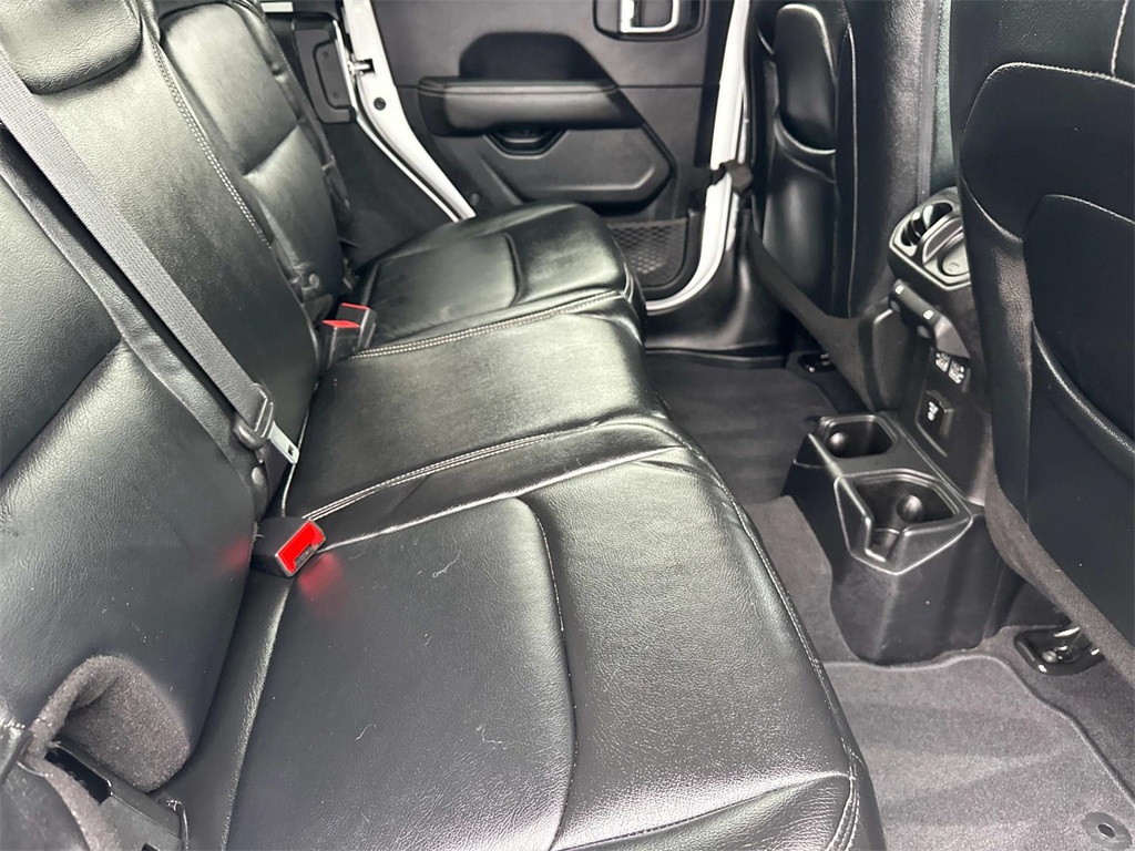 2021 Jeep Wrangler Unlimited Sahara photo 16