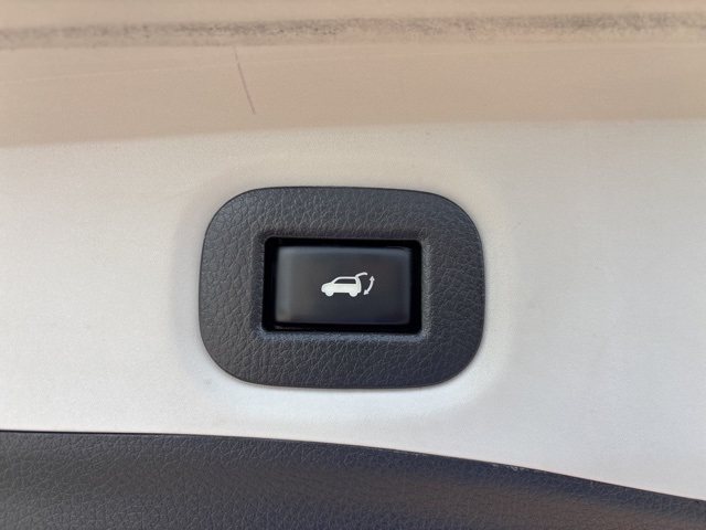 2019 Nissan Rogue SV photo 15