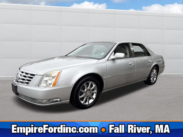 2010 Cadillac DTS Luxury Collection's photo
