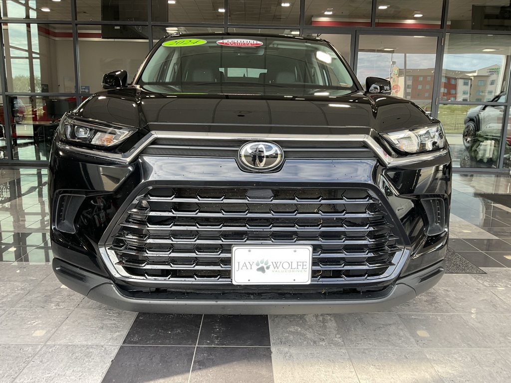Used 2024 Toyota Grand Highlander XLE with VIN 5TDAAAB50RS063013 for sale in Kansas City