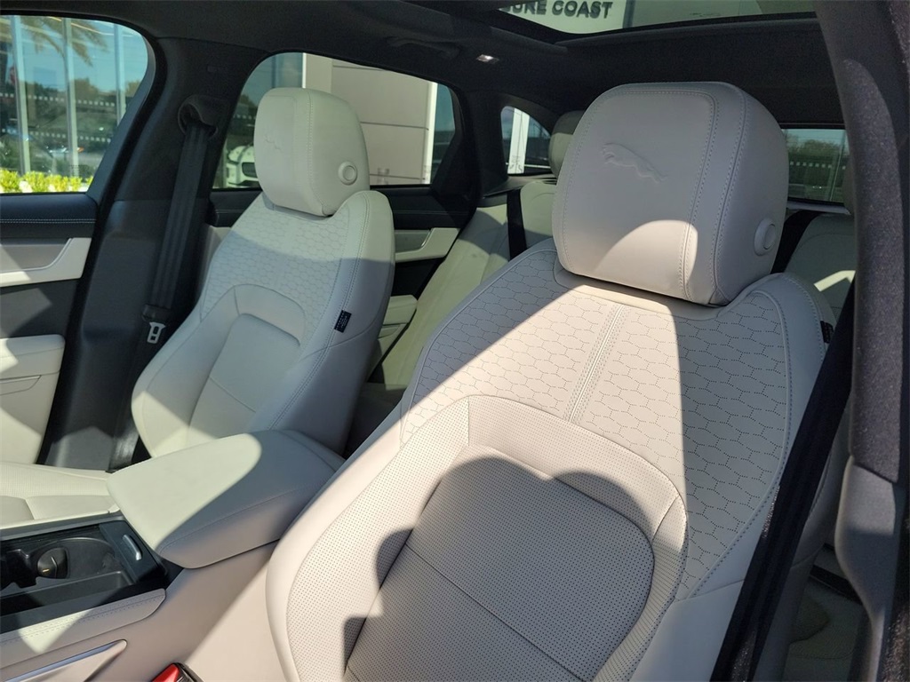 2026 Jaguar F-PACE P400 R-Dynamic S photo 24
