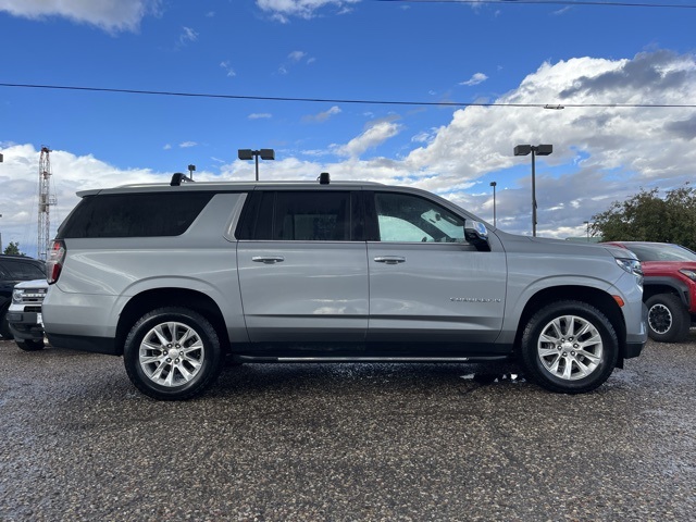2023 Chevrolet Suburban Premier photo 4