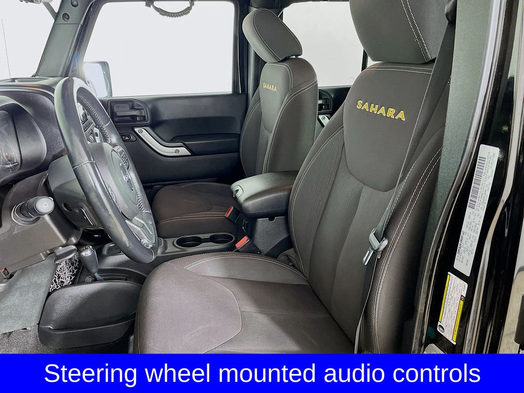 2015 Jeep Wrangler Unlimited Sahara photo 11
