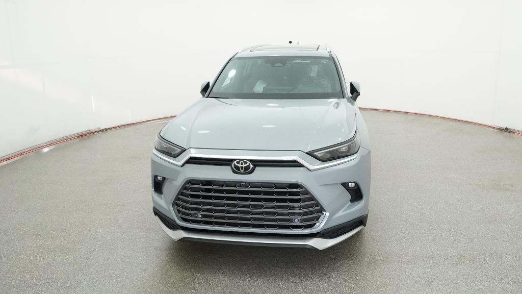 2026 Toyota Grand Highlander Hybrid MAX Platinum AWD photo 2