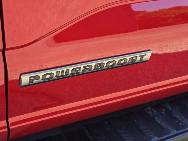 2025 Ford F-150 XLT photo 8