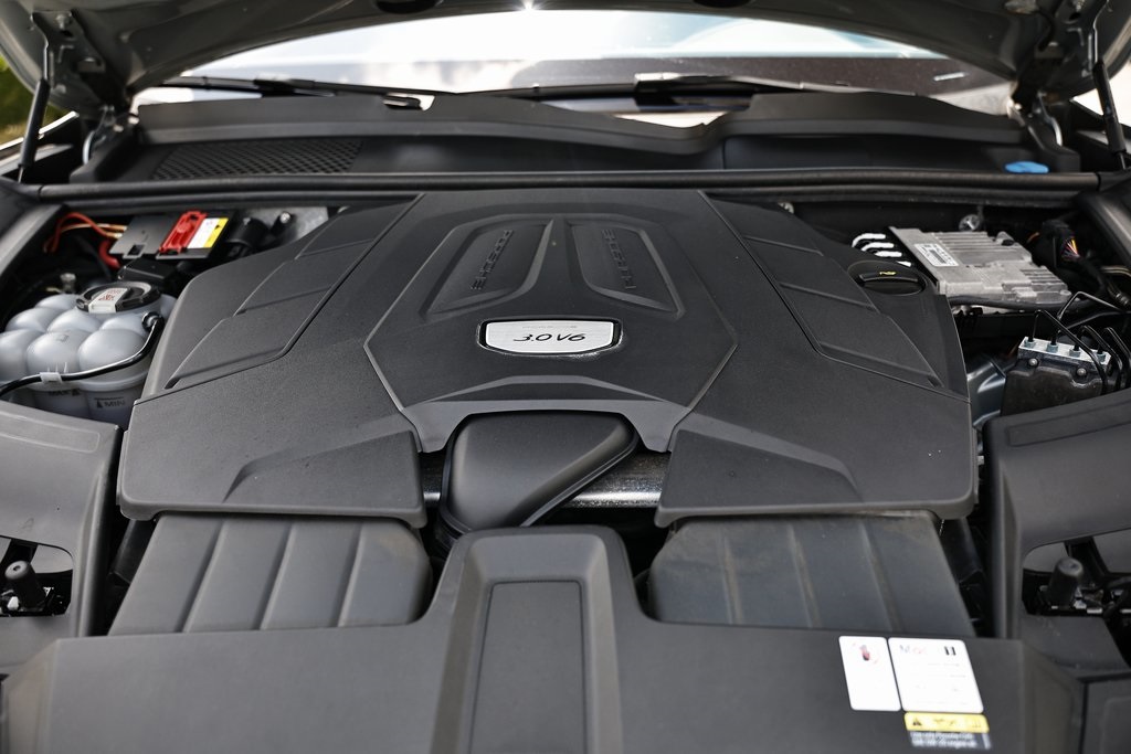 2022 Porsche Cayenne Base photo 32