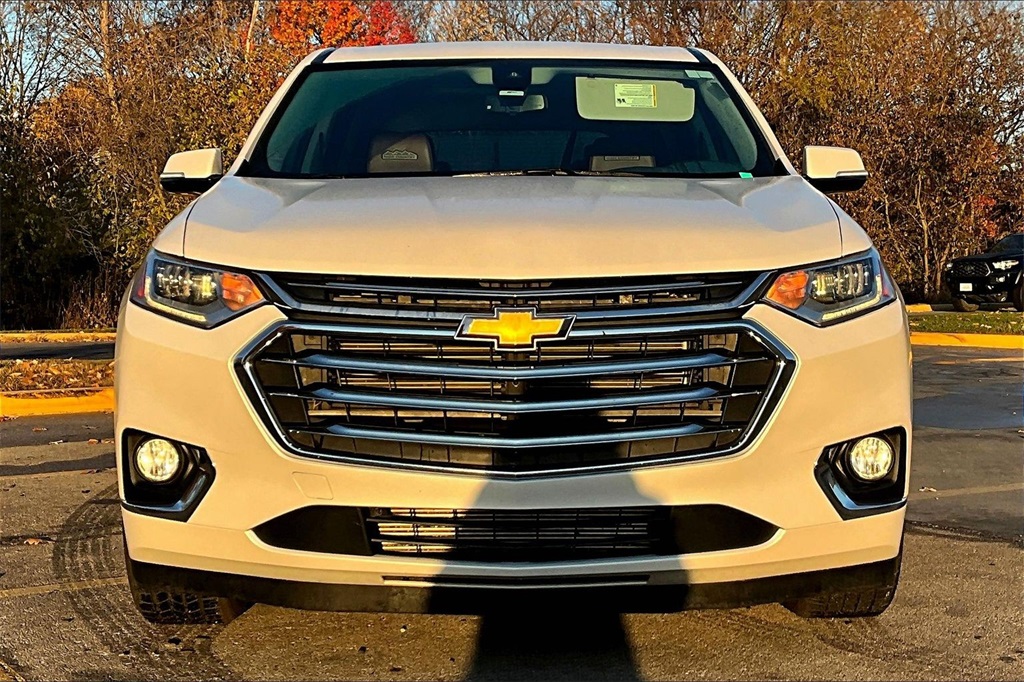 Used 2018 Chevrolet Traverse High Country with VIN 1GNEVKKW0JJ284981 for sale in Kansas City