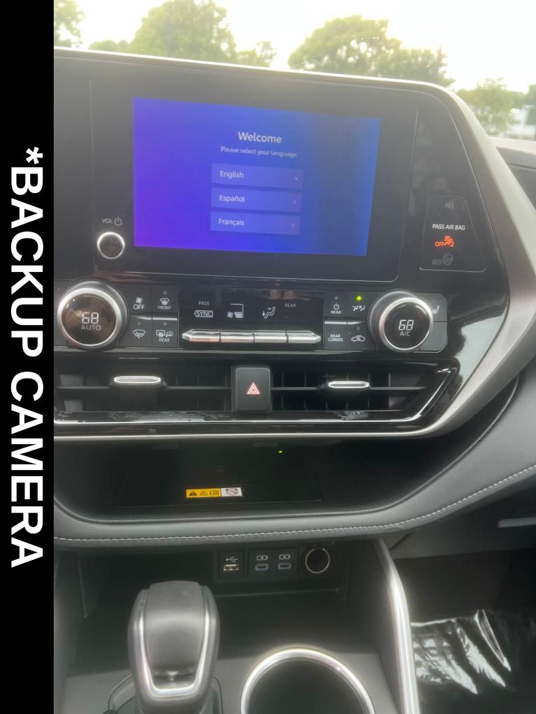 2024 Toyota Highlander LE photo 4