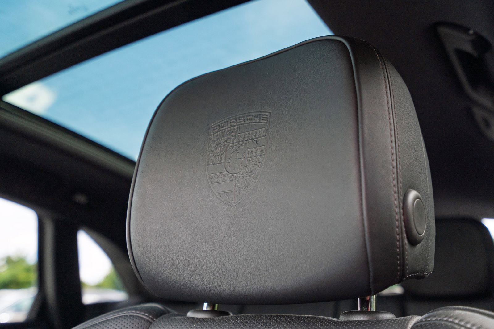 2023 Porsche Macan Base photo 25