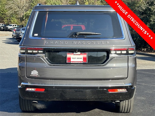 2023 Jeep Grand Wagoneer III photo 6