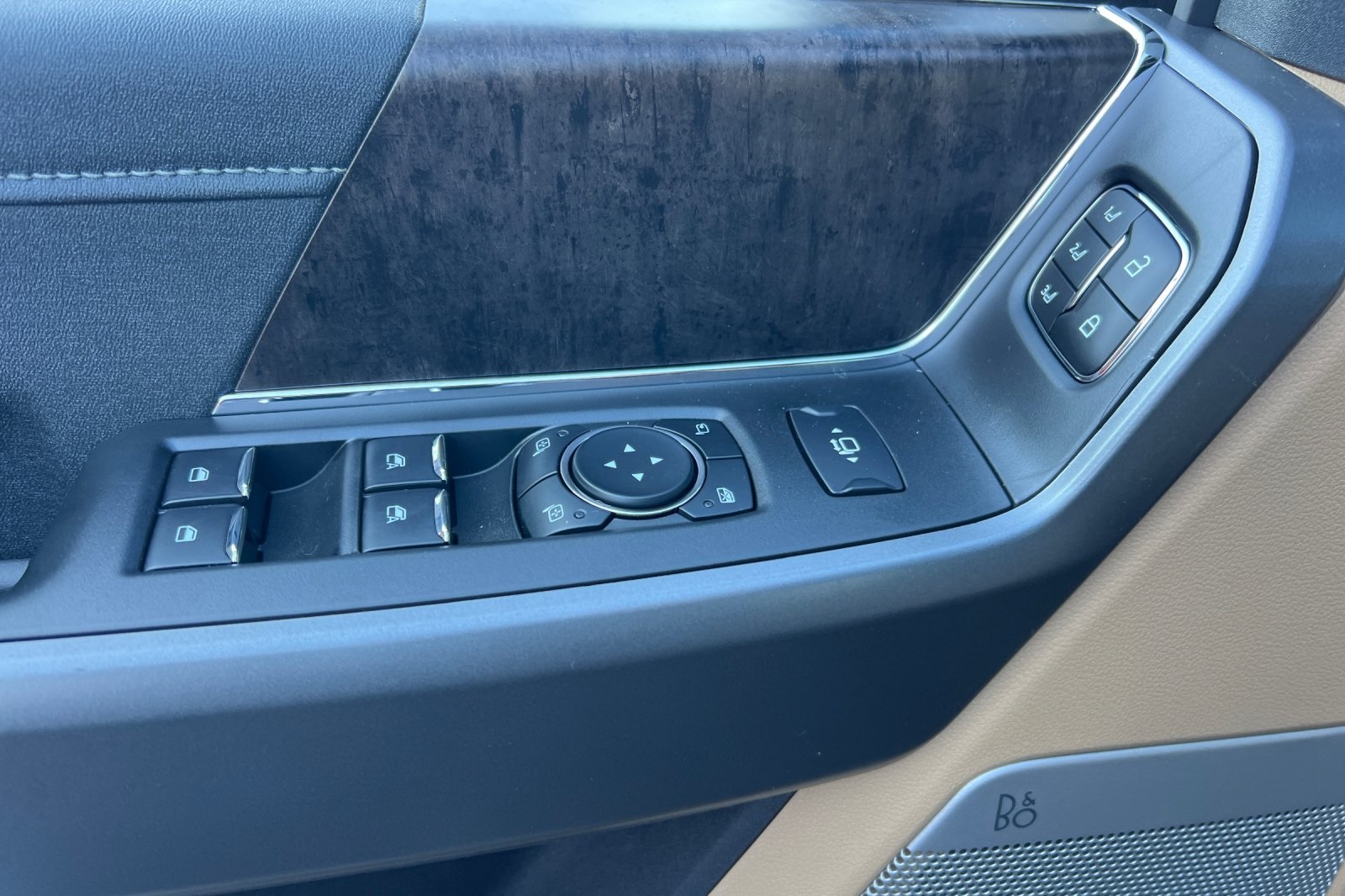 2025 Ford F-250 Lariat photo 12