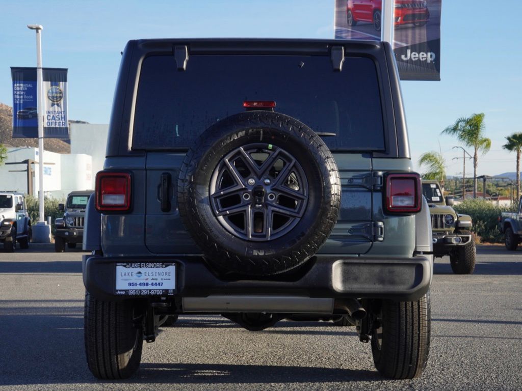 New 2026 Anvil Clear-Coat Exterior Paint Jeep 4-Door Sport S image 4