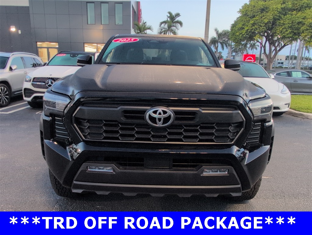 2025 Toyota Tacoma SR5 photo 2