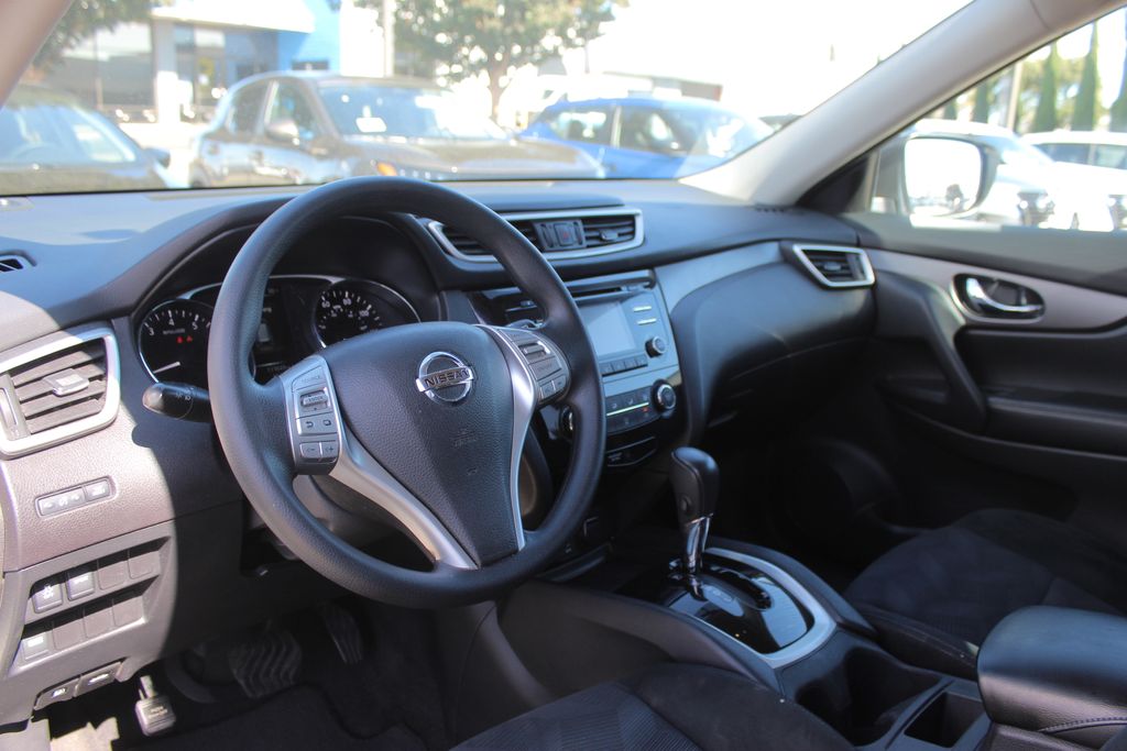 2016 Nissan Rogue S photo 11
