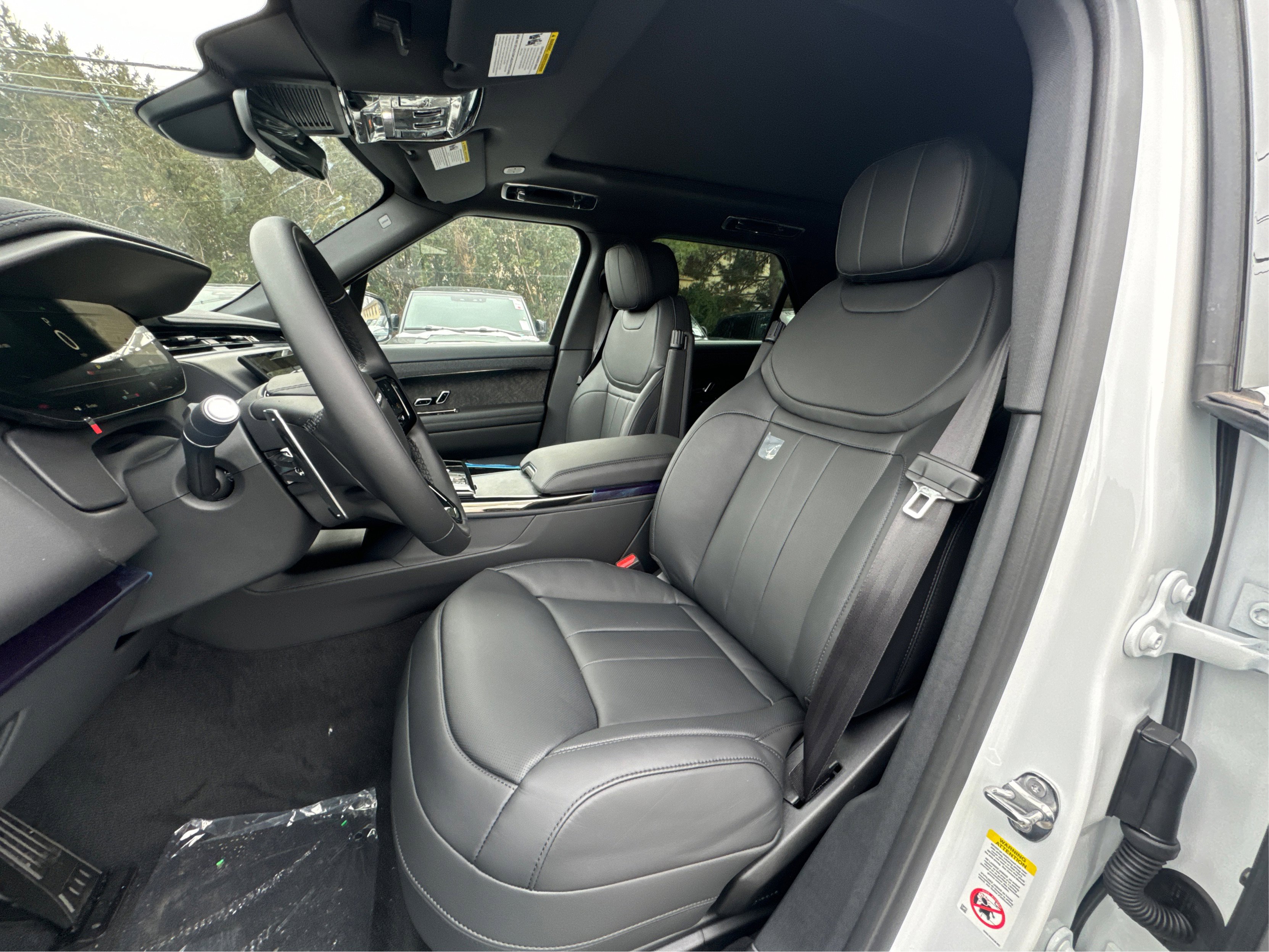 2025 Land Rover Range Rover Sport SE photo 9