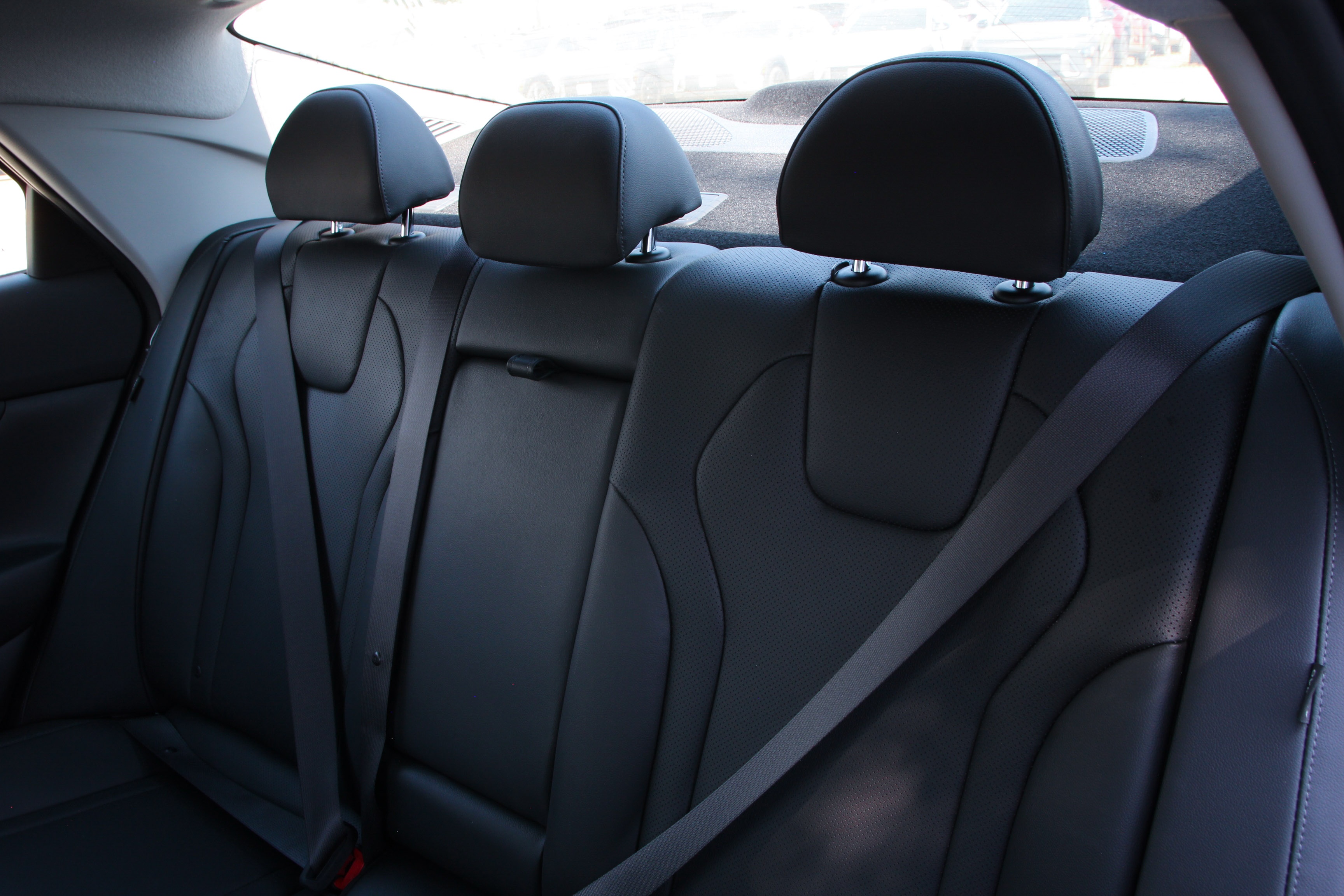 2025 Hyundai Elantra Limited photo 16