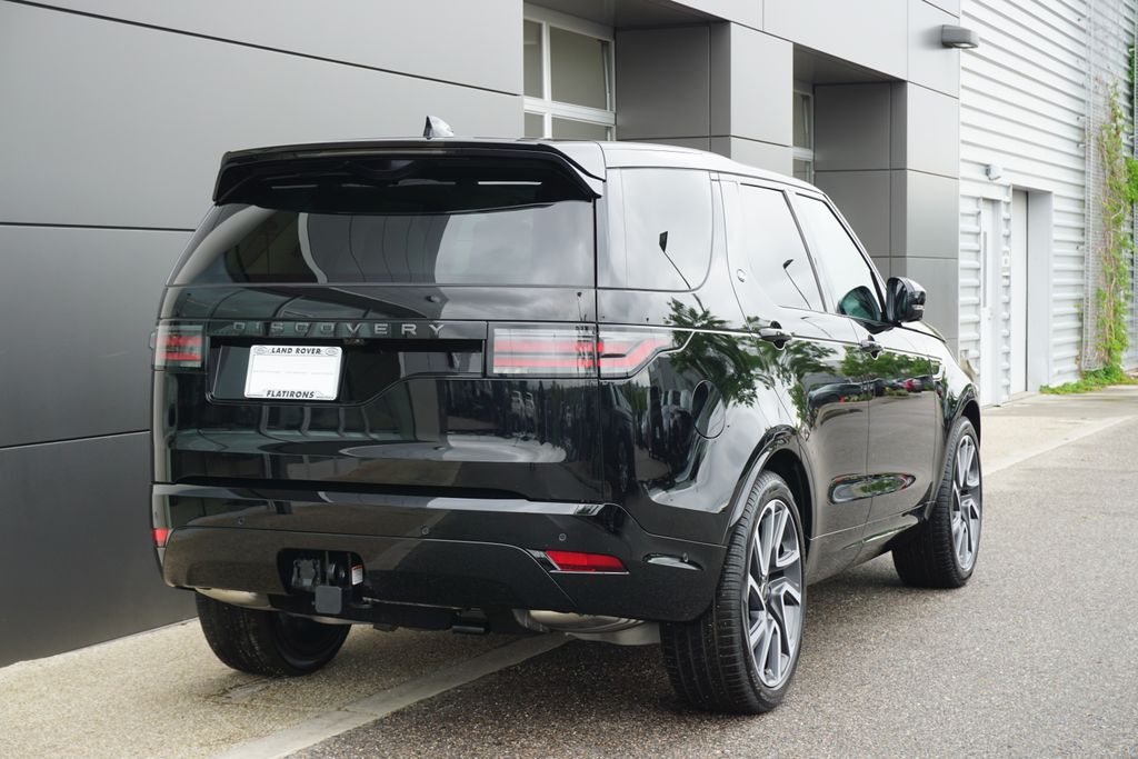 2025 Land Rover Discovery SE photo 2