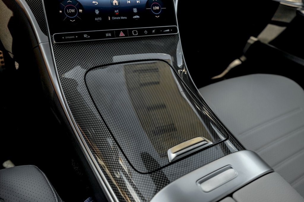 2025 Mercedes Benz C 300 4MATIC photo 16