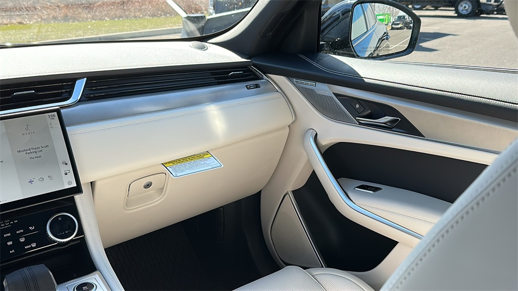 2026 Jaguar F-PACE P250 R-Dynamic S photo 27