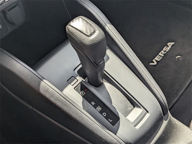2023 Nissan Versa 1.6 S photo 22