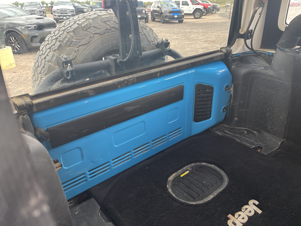 2017 Jeep Wrangler Unlimited Rubicon photo 18