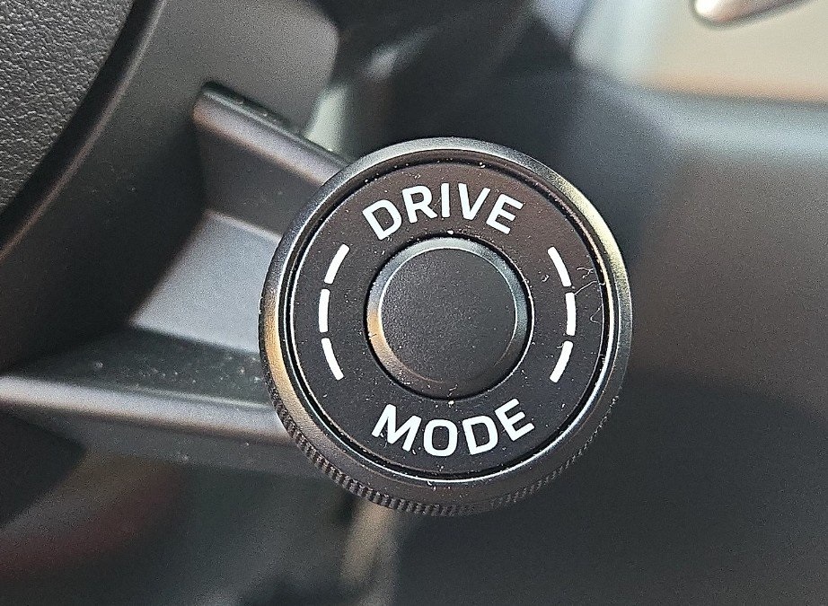 2023 PORSCHE MACAN - Image 10